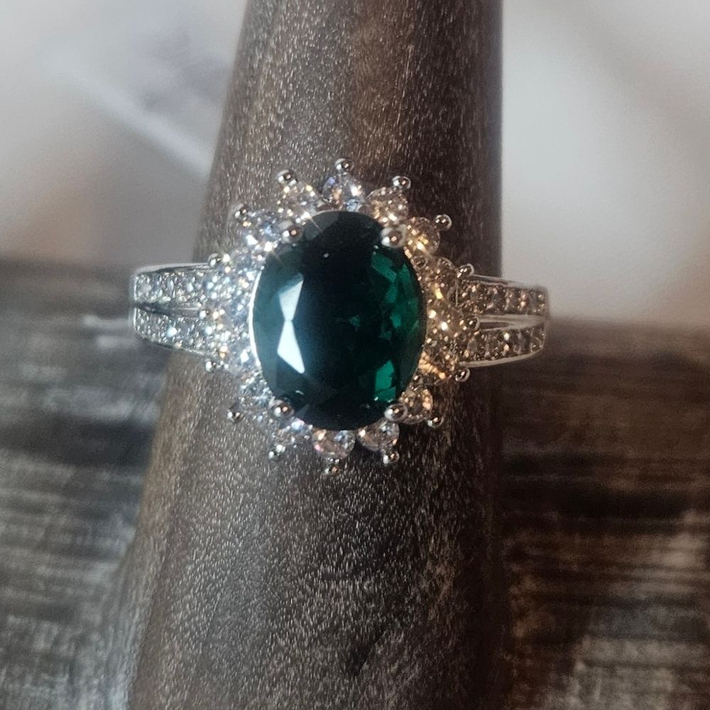 Emerald Green Oval Cut Cubic Zirconia Halo 925 Stamped Ring Sz 8 NWT